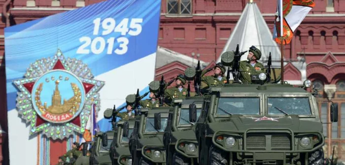 Demonstraţie de forţă în Piaţa Roşie de la Moscova FOTO: Ria Novosti