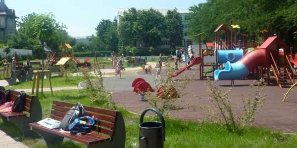 parc de joaca inchis bt