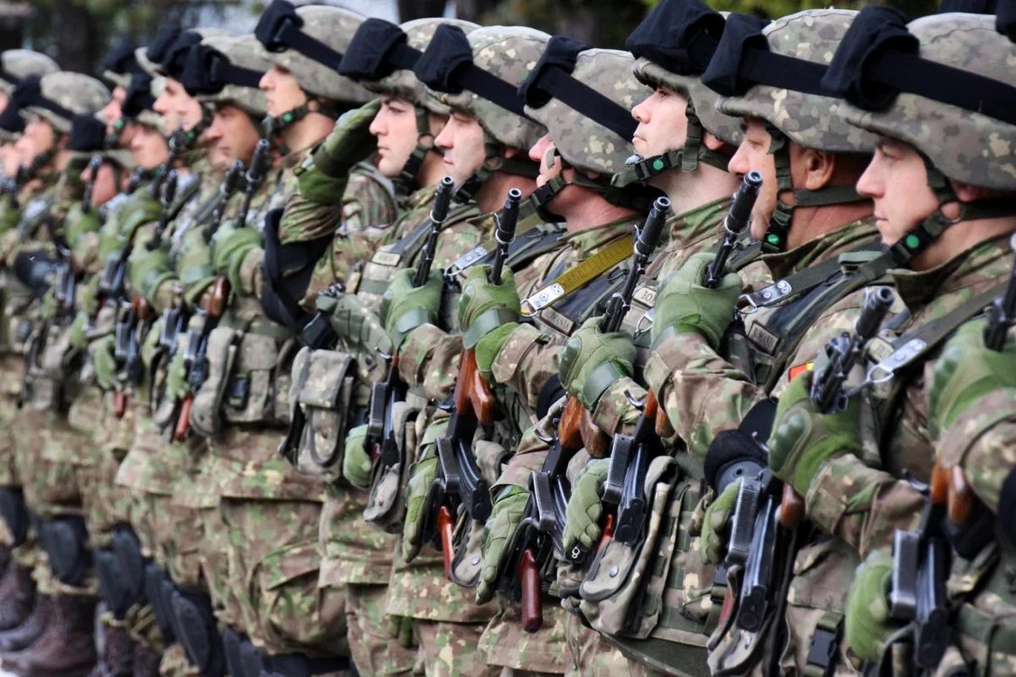 Șeful Armatei își dorește 120.000 de militari profesioniști