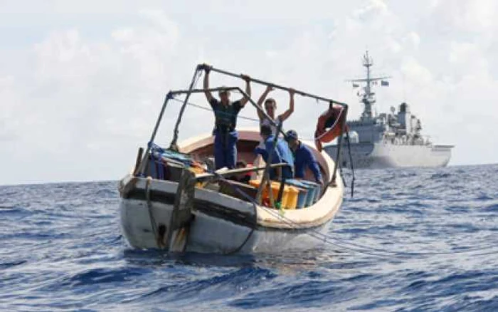 La bordul navei capurate de piraţi se află şi români