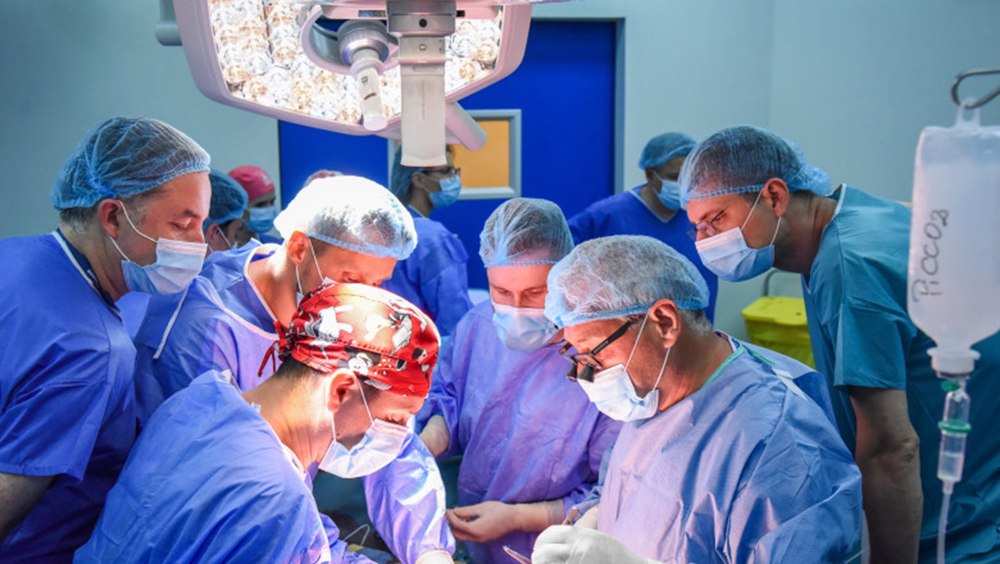 Primul transplant de inimă din acest an, la limită din cauza vremii. Cordul a ajuns cu două ore întârziere la Târgu Mureș