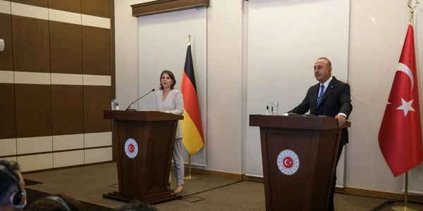 Mehmut Cavusoglu si Annalena Baerbock FOTO EPA-EFE