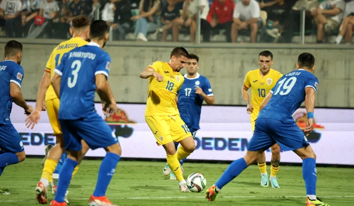 Răzvan Marin (centru), autorul unuia dintre goluri (FOTO: Sportpictures)