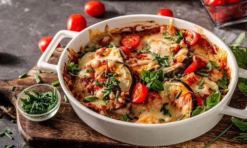 Vinete in sos de rosii picant  Sursa foto shutterstock 1783803362 jpg