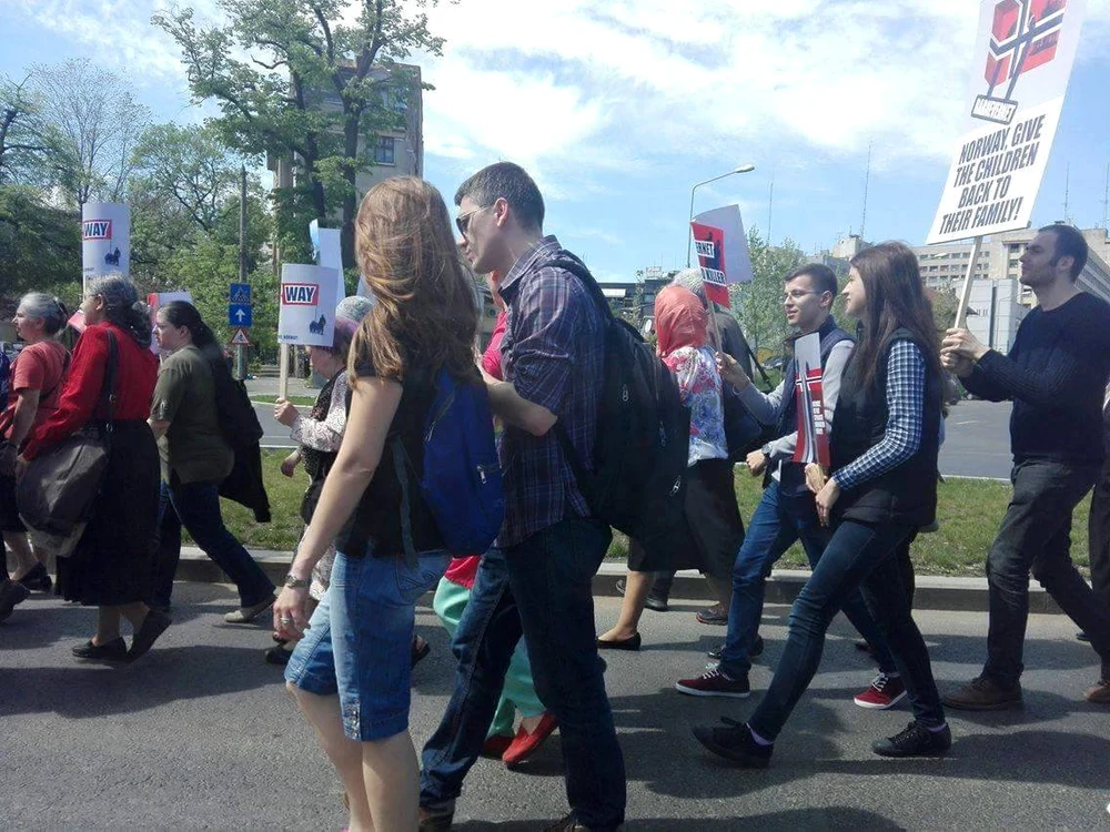 Protestanții au plecat în marș din Piața Victoriei, spre Palatul Parlamentului