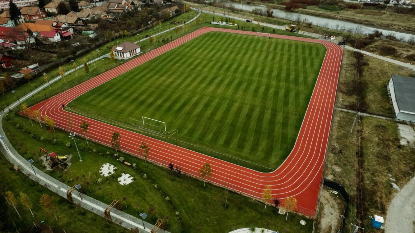 Pista dreptunghiulară a terenului de fotbal CIL din Blaj. Foto: Primăria Blaj