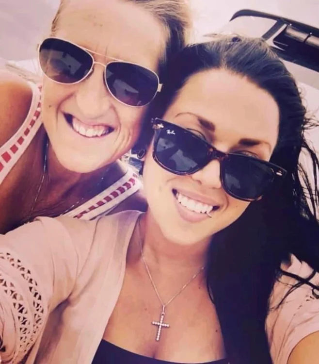 Brigitte Dion și fiica sa jpg