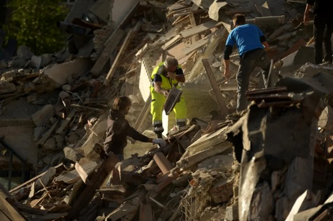 
    Localitatea Amatrice, distrusă de cutremur  