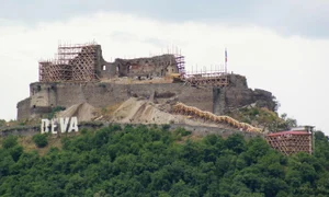 Cine se sacrifică pentru Cetatea Devei ? jpeg