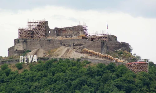 Cine se sacrifică pentru Cetatea Devei   ? jpeg