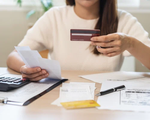Datorii - calcule - facturi FOTO Shutterstock 