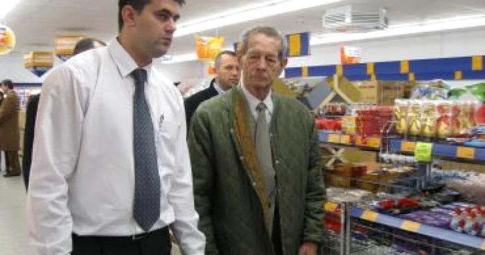 Regele Mihai I a fost clientul unui supermarket din Deva