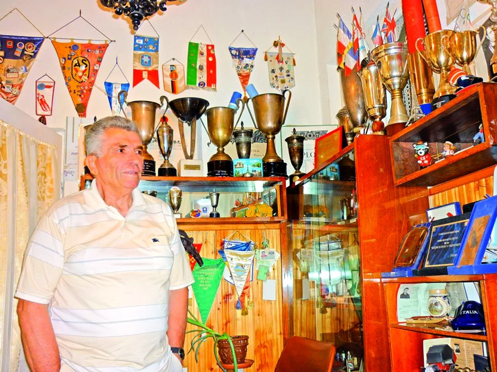 
    Ion Panţuru îşi poate completa impresionanta colecţie de trofee  
