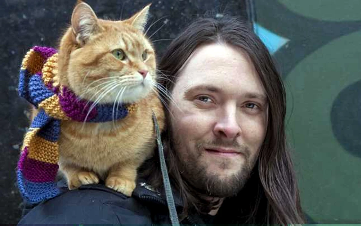 James Bowen şi Bob, îngerul păzitor. FOTO theguardian.com
