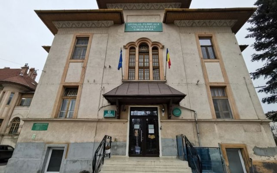 Familie cu suspiciune majoră de botulism, internată la Spitalul de Boli Infecțioase din Timișoara. Au mâncat șuncă de porc preparată în casă