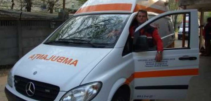 Bărbatul a fost transportat de urgenţă la spital/foto: Arhiva