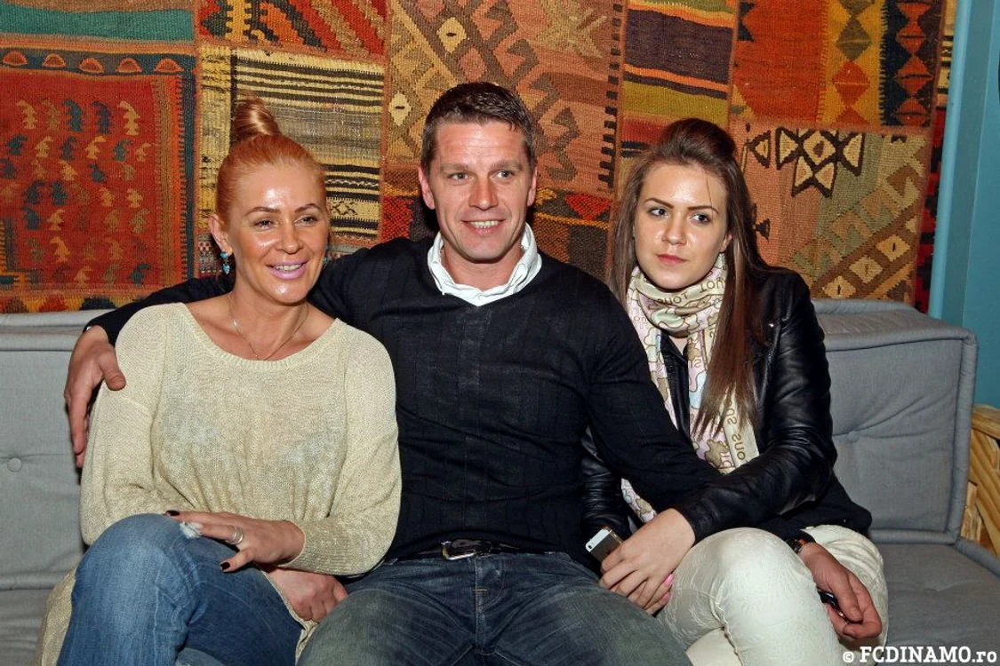 
    Familia Stoican (foto: fcdinamo.ro / Octavian Cocoloş)  