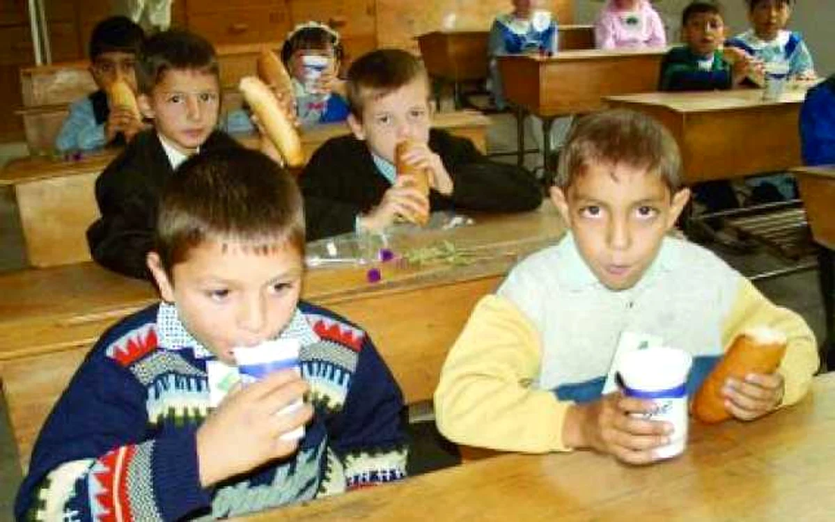 Iaşi: Copiii din municipiu rămân fără lapte şi corn