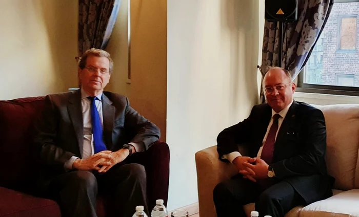 Bogdan Aurescu și președintele executiv al American Jewish Committee FOTO MAE