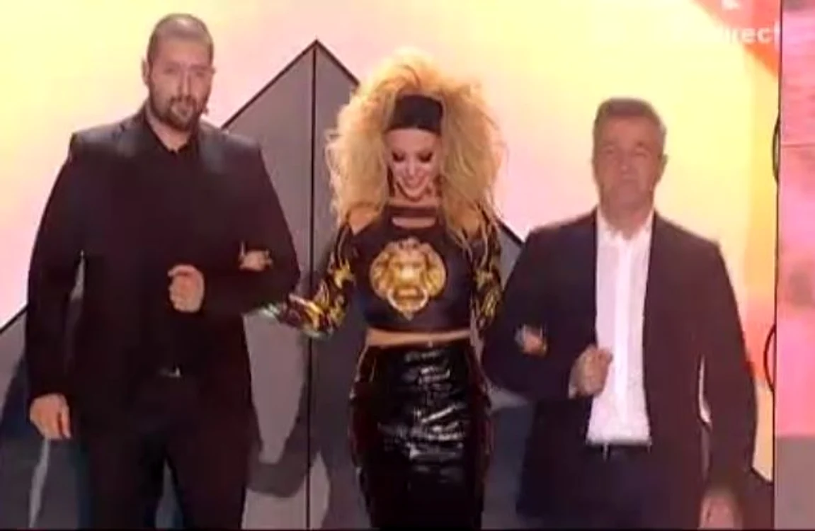 Delia Matache a avut un look special în finala X Factor (captură Antena 1)