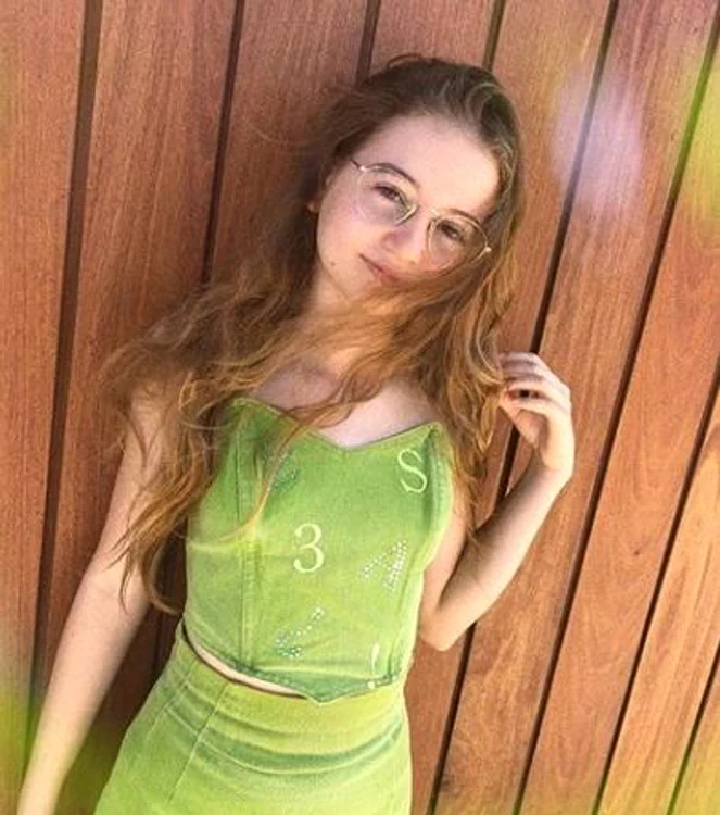 Irina Columbeanu a început să pozeze ca divele de pe Instagram