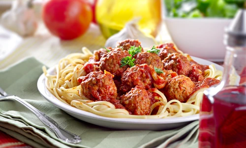 spaghete cu chifteluţe jpeg