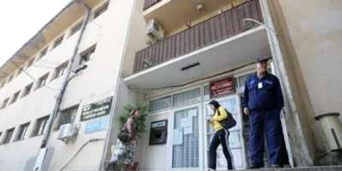 Studenţii din afara Craiovei au lăsat căminul pentru a petrece sărbătorile în familie. Foto: Arhivă. 