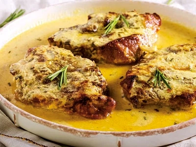 cotlete de porc in sos de parmezan jpg