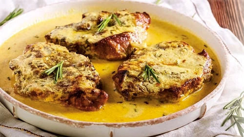 cotlete de porc in sos de parmezan jpg