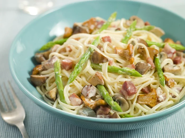 Linguine with Girolle Mushrooms Asparagus and Pancetta jpeg