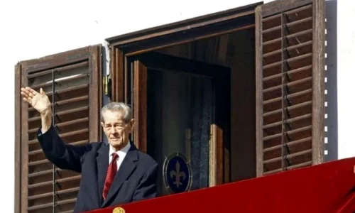 LIVE, ora 11 00  Dezbatere Historia: Războiul Regelui Mihai cu Hitler şi Stalin jpeg