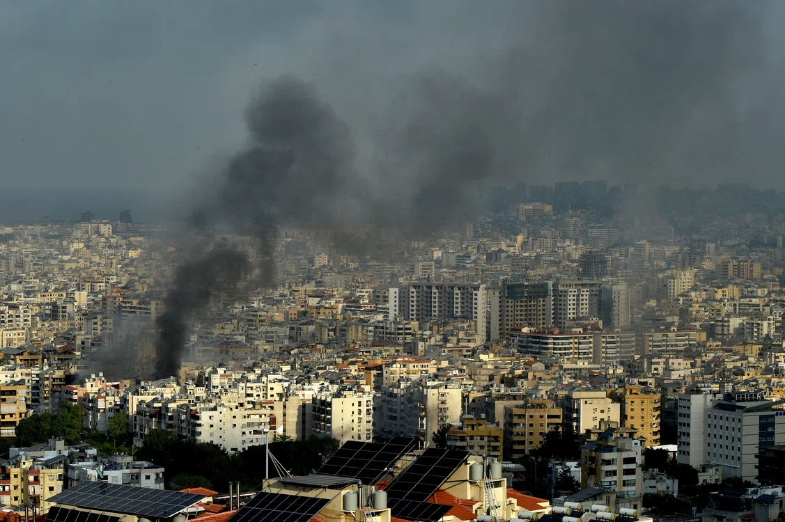 Bombardamente israeliene la periferia Beirutului FOTO EPA-EFE