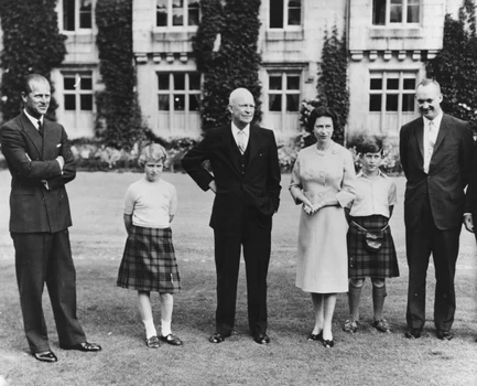 Regina Elisabeta cu președintele american Dwight Eisenhower