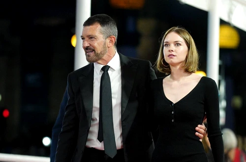 1 antonio si stella banderas4 jpg jpeg
