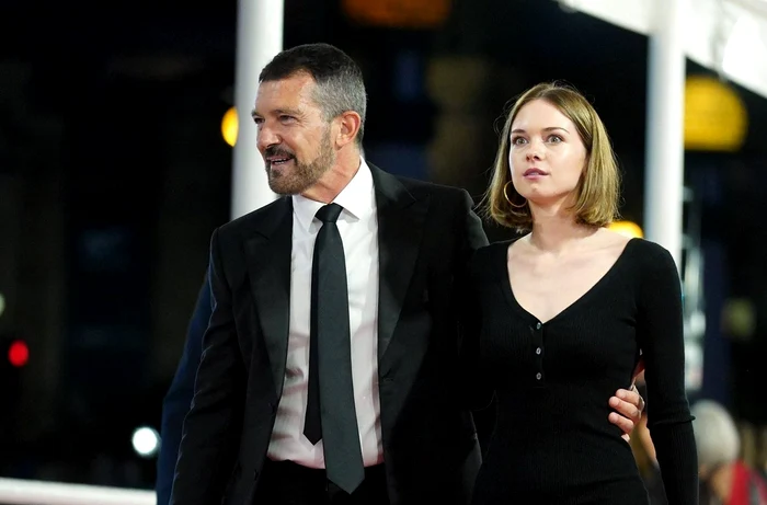 1 antonio si stella banderas4 jpg jpeg