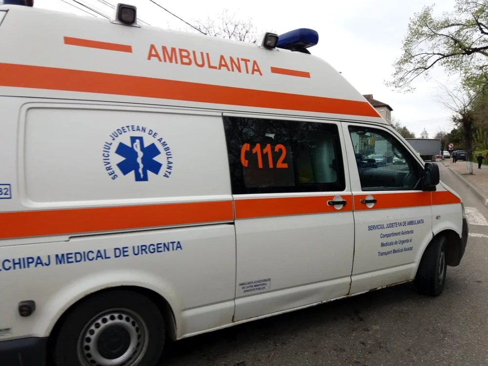 În prezent, sunt peste 70 de echipaje care trebuie să ajungă la toate adresele de unde vin solicitări. Numai pentru testare sunt 40 - 45 de echipaje care merg la domiciliu.