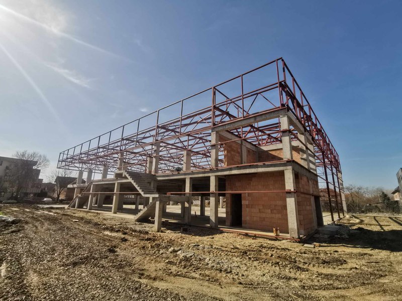 Cât ghinion pentru Universitatea Politehnica din Timișoara. Și a doua sală de sport aflată în construcție e abandonată FOTO