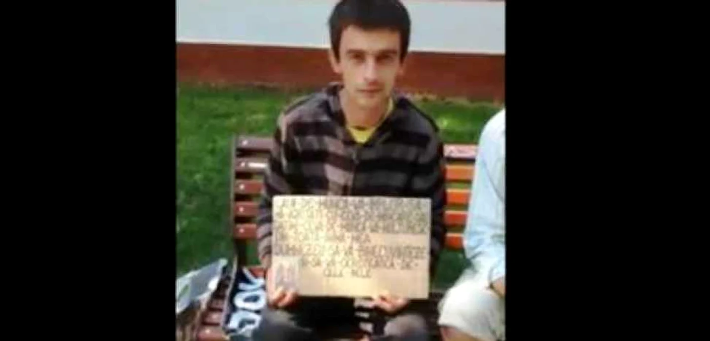Un dâmboviţean cerşeşte “un loc de muncă”