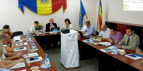 La Direcţia Agricolă a avut loc astăzi şedinţa lunară a Colegiului Prefectural (foto - Instituţia prefectului)