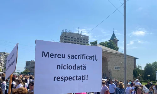 Protest profesori Iasi jpg