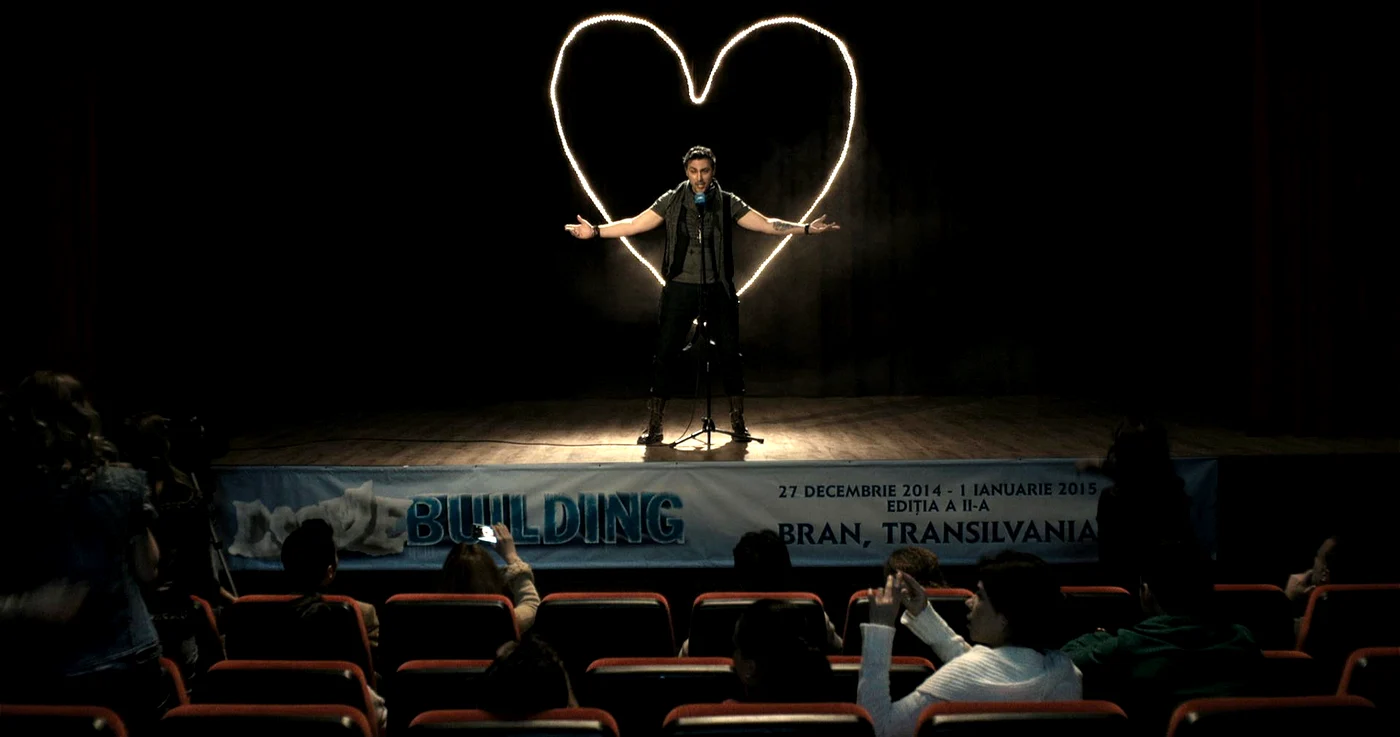 Alexandru Ciucu e star rock în filmul "Alt love Building"