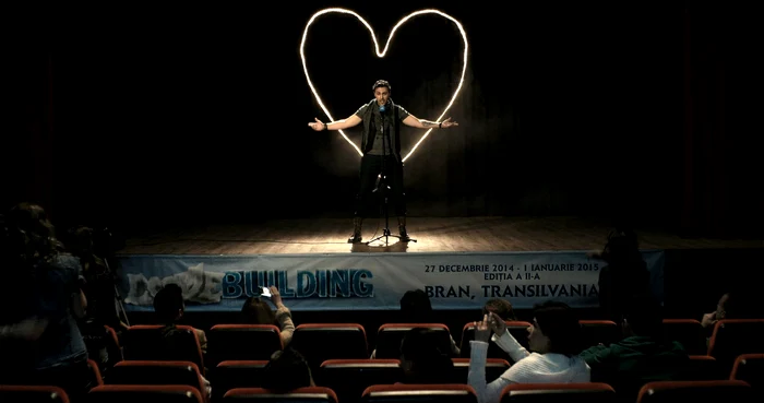 Alexandru Ciucu e star rock în filmul "Alt love Building"
