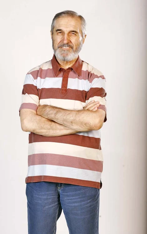 Gheorghe Dinică  a murit în 2009