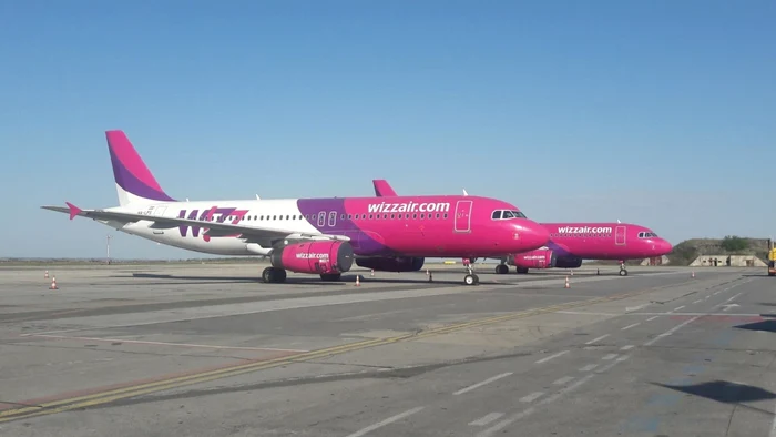 Avioanele celor de la WizzAir parcate pe pista Aeroportului Timişoara