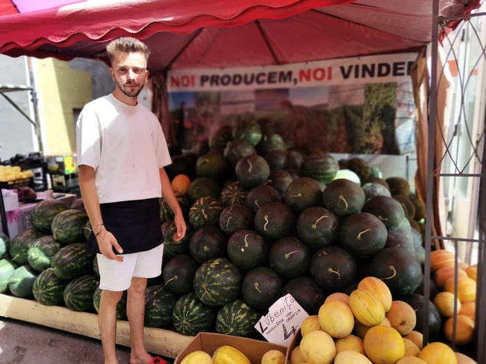Tânărul fermier a dezvăluit cum reușește să-și vândă produsele la preț bun FOTO: A.M.