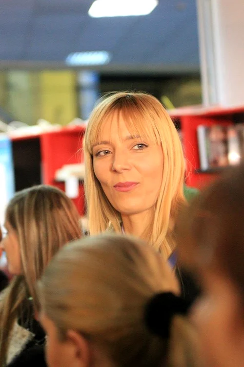 Lansarea cărţii «Confidenţele unei fete de oraş», de Claudia Voicu.