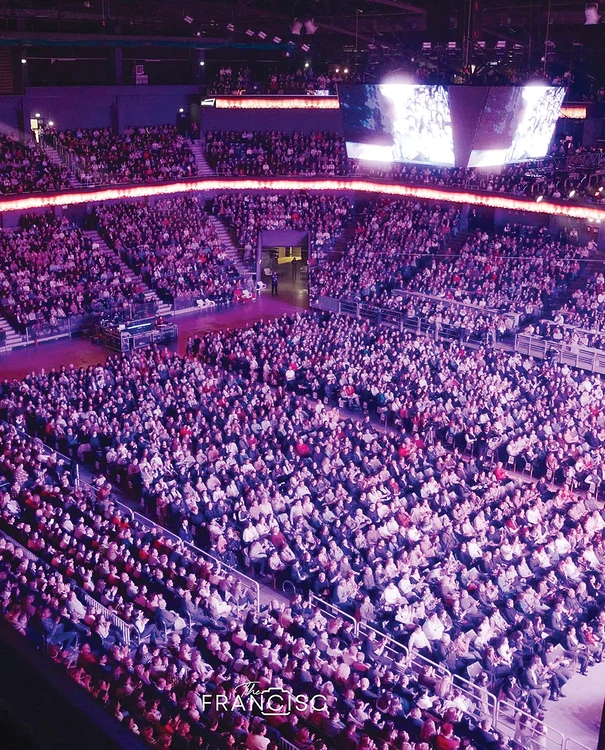 BT Arena a fost plină ochi şi Vlăduţa Lupău, aplaudată la scenă deschisă