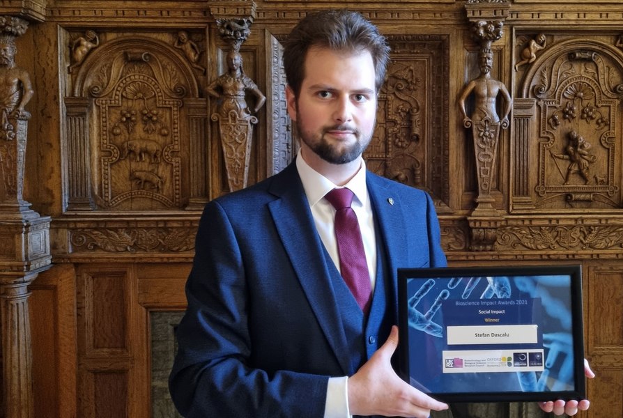  „Stai dracu' acolo”. Cercetător român la Oxford: „Oameni ca mine n-au ce căuta într-o lume a lui George Simion” 