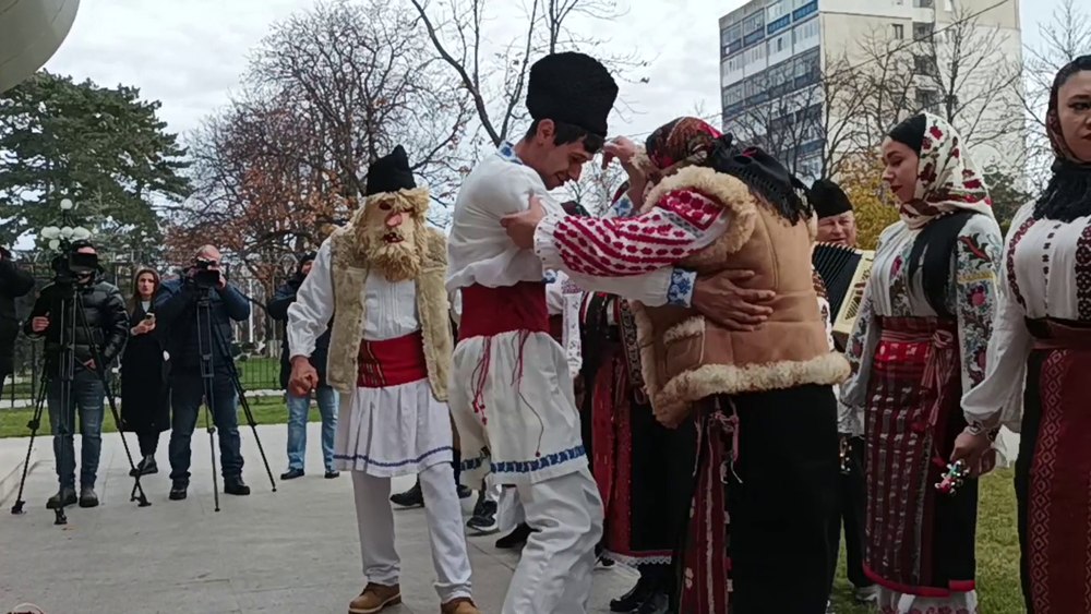 Baba și Unchiașul de pe Valea Slănicului, Buzău, obicei străvechi demn de patrimoniul UNESCO VIDEO