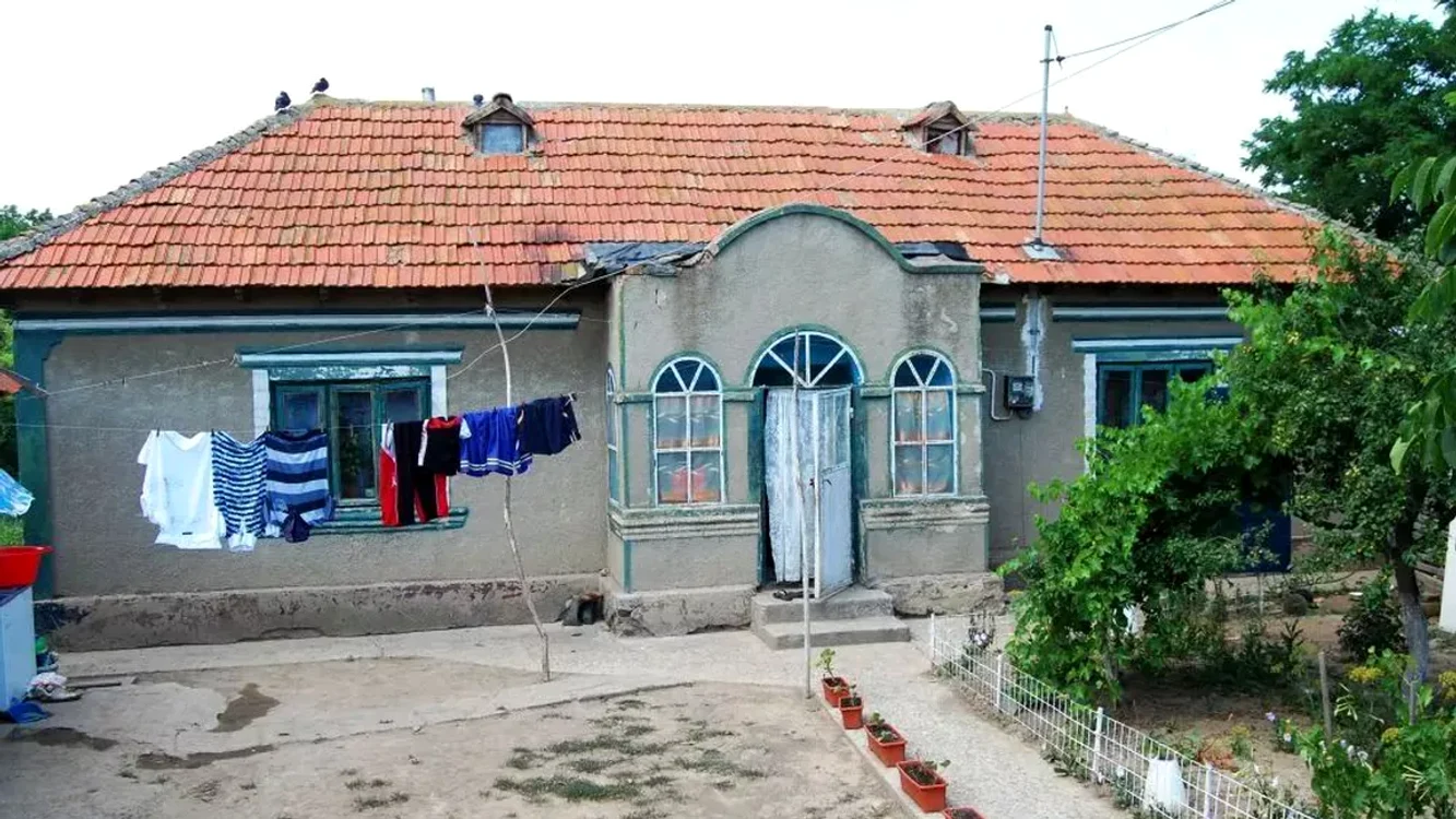 Casa copilăriei lui Gheorghe Hagi. 